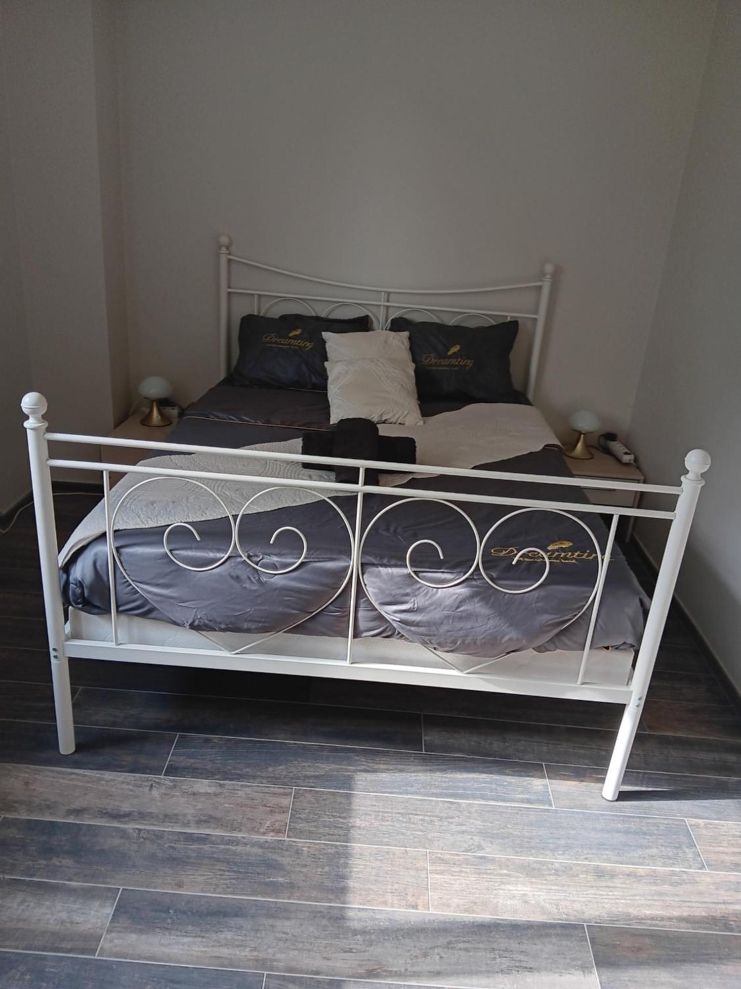 Chambre Privee Dans Une Maison Familiale Charmes  Exterior photo